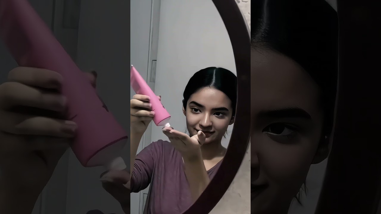 Anushka sen mirror makeup 