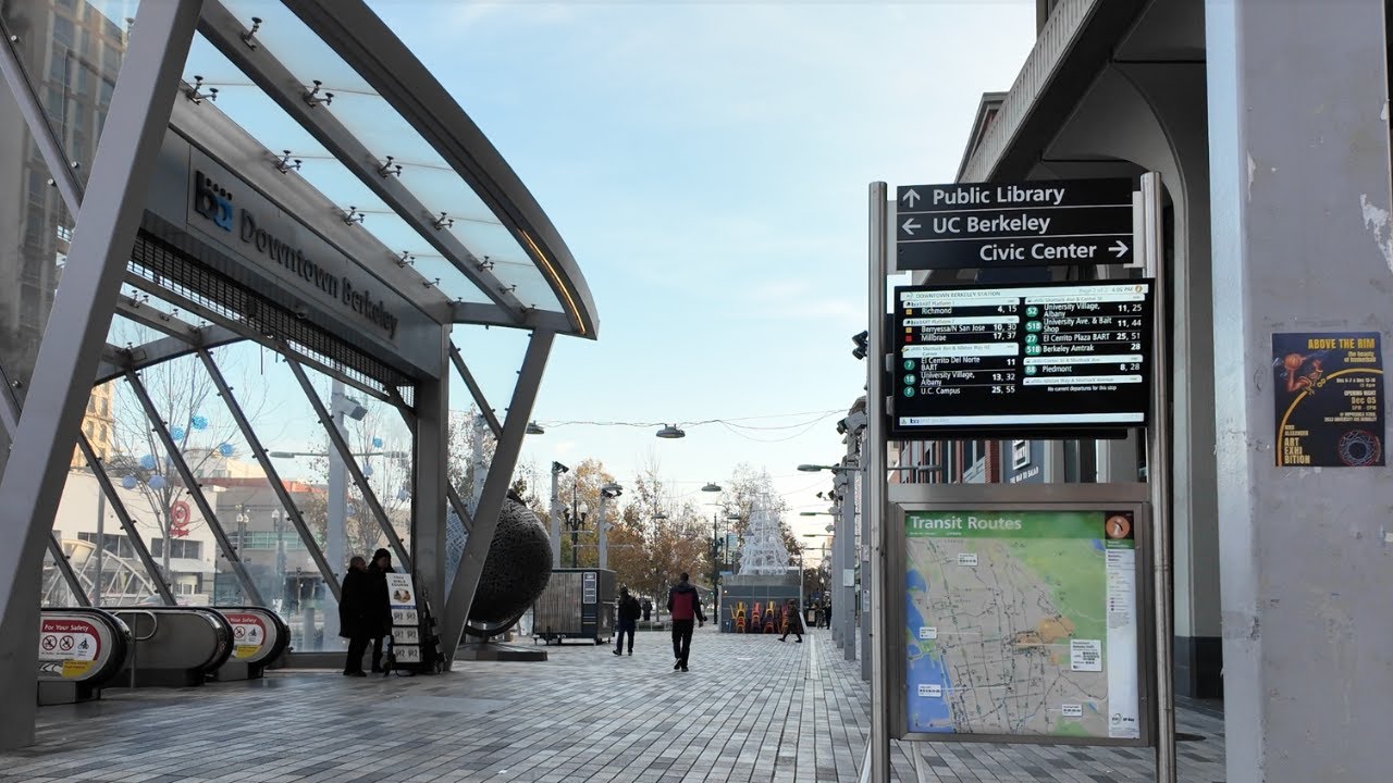 Walking Downtown Berkeley on Thanksgiving Day 2025