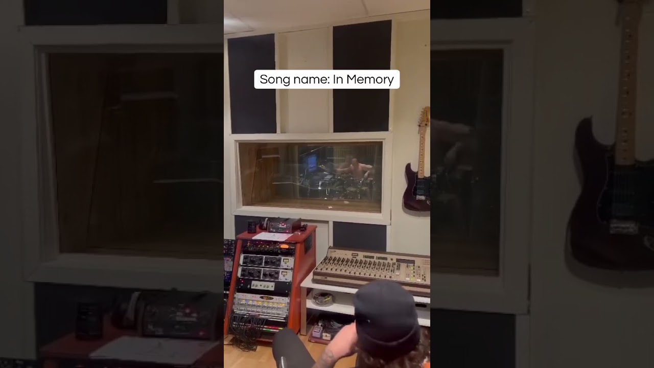 Mira @BaardKolstad Recording the last song of the album. Fight the Fight-In Memory en YouTube Mira @BaardKolstad Recording the last song of the album. Fight the Fight-In Memory en YouTube