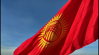 картинка: Садыр Жапаровдун катышуусунда Ош шаарында Кыргыз Республикасынын Мамлекеттик туусун көтөрүү аземи