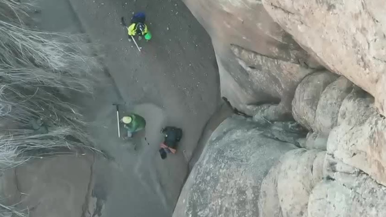 Сыпучий песок затянул туриста в ловушку в национальном парке Арчес.