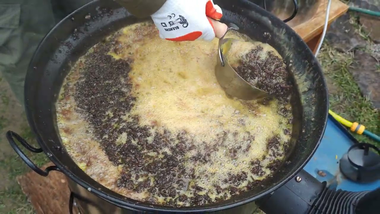 Topenie včelích plástov / lisovanie voštin / vosk