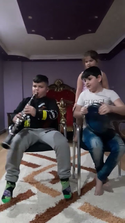 primul nostru vlog cu tarabana și clarinet😁
