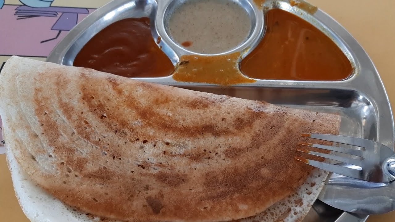 Ghim Moh Road Food Centre. Heavens. Try some Tradional Home Style Thosai. Cheap & Good