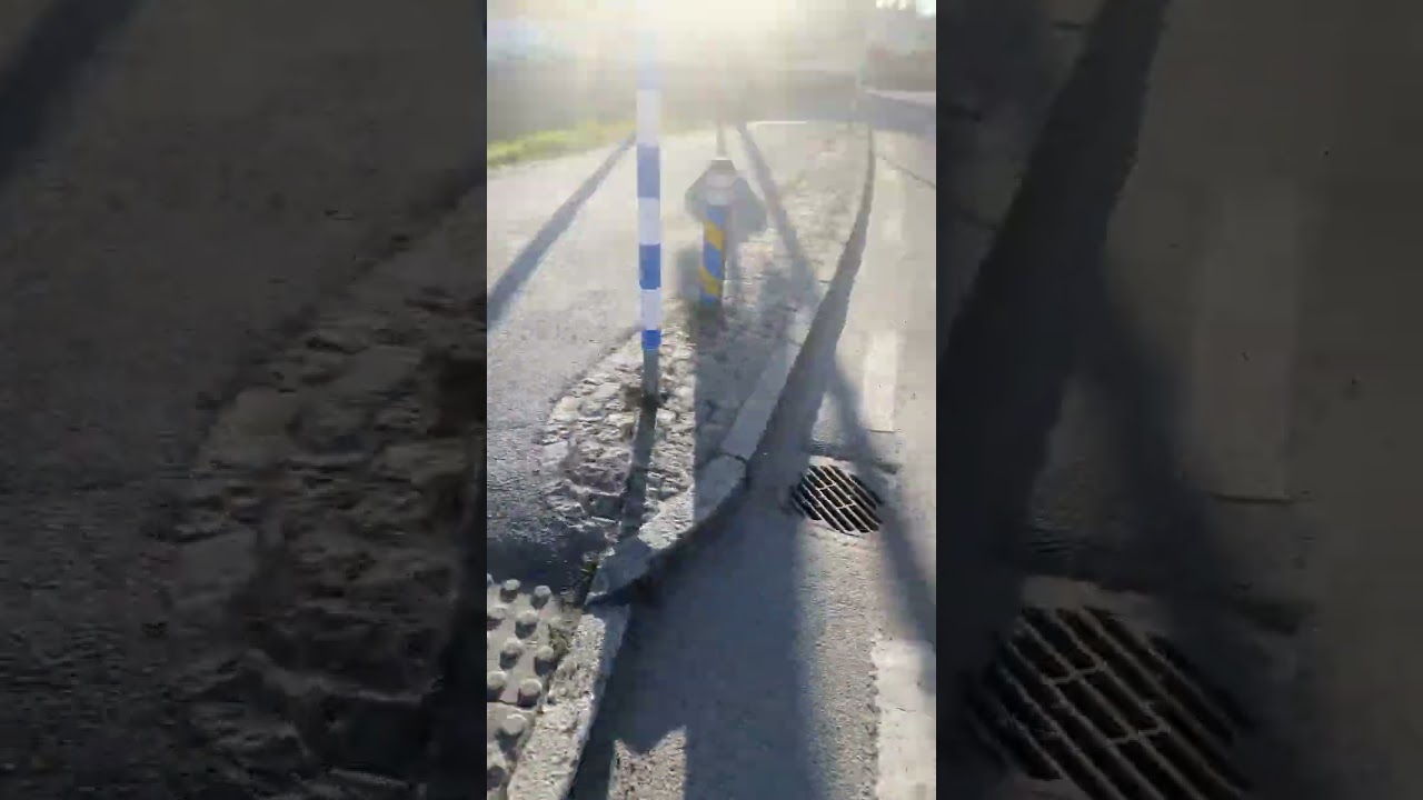 Swedish railroad crossing in Kisa #shorts #railwaycrossing #sweden #trains