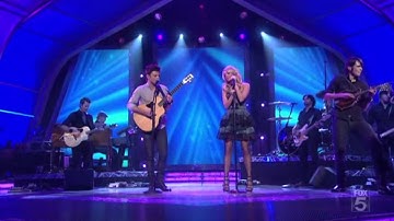 Carrie Underwood ft Sons of Sylvia  - What Can I Say An All-Star Holiday Special