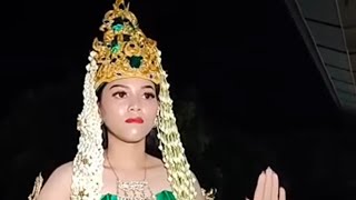 KEHADIRAN BUNDA RATU BERSAMA NARAYA MENYAMPAIKAN PESAN PENTING