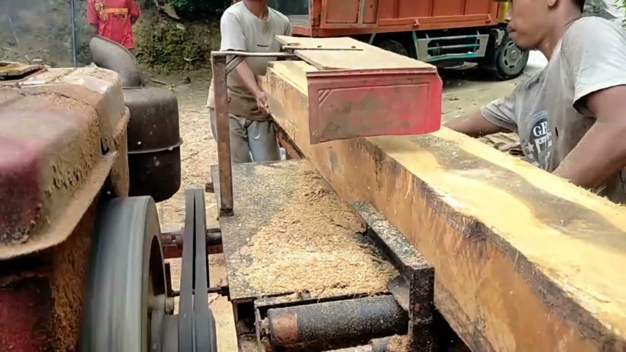 penggergajian kayu jati super untuk bahan balungan joglo