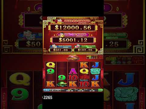 Slot Machines can be streaky and random #slotmachine #casino #slotgames #onlineslots #slots