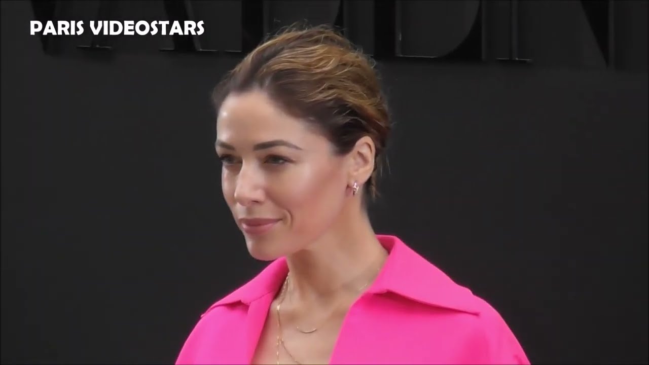 Sarah Felberbaum @ Paris Fashion Week 2 october 2022 show Valentino