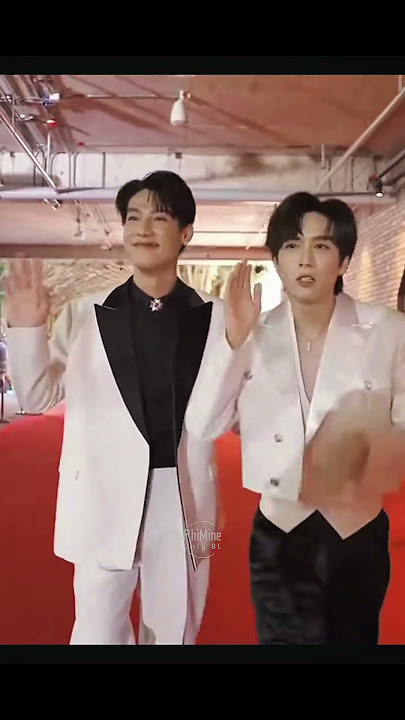 Pon's waist must be magnetic 🧲 #sailubpon #change2561 #sailubpon #thanapon #blshorts #redcarpet