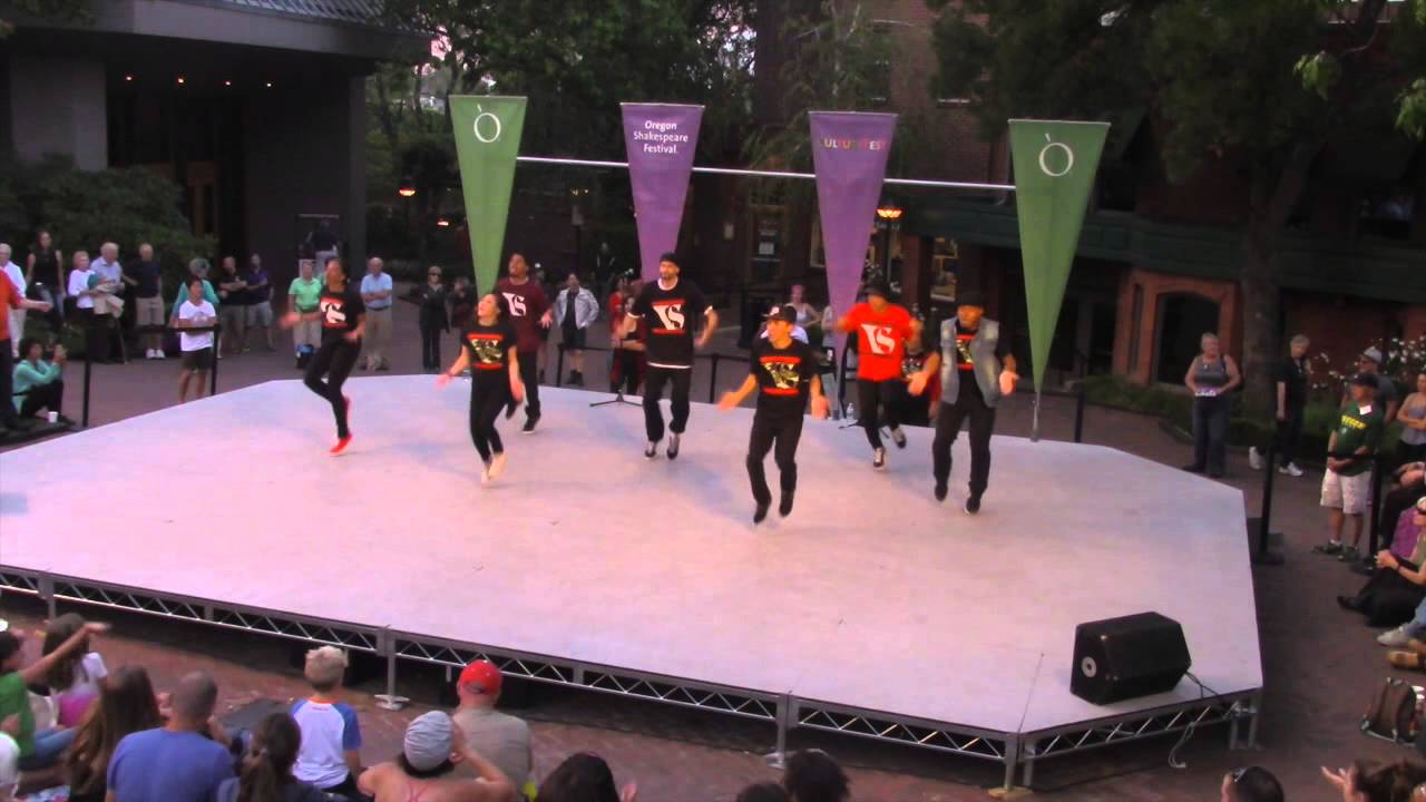 festival of lights Green Show: Versa-Style Dance 