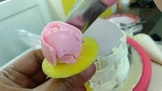 Cara Membuat Bunga Mawar Dari Butter Cream by Tiwi Nisa