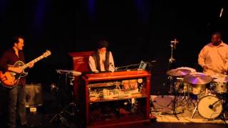 Video thumbnail of "Dr. Lonnie Smith Trio * Frame For The Blues [Kreisberg,Blake]"