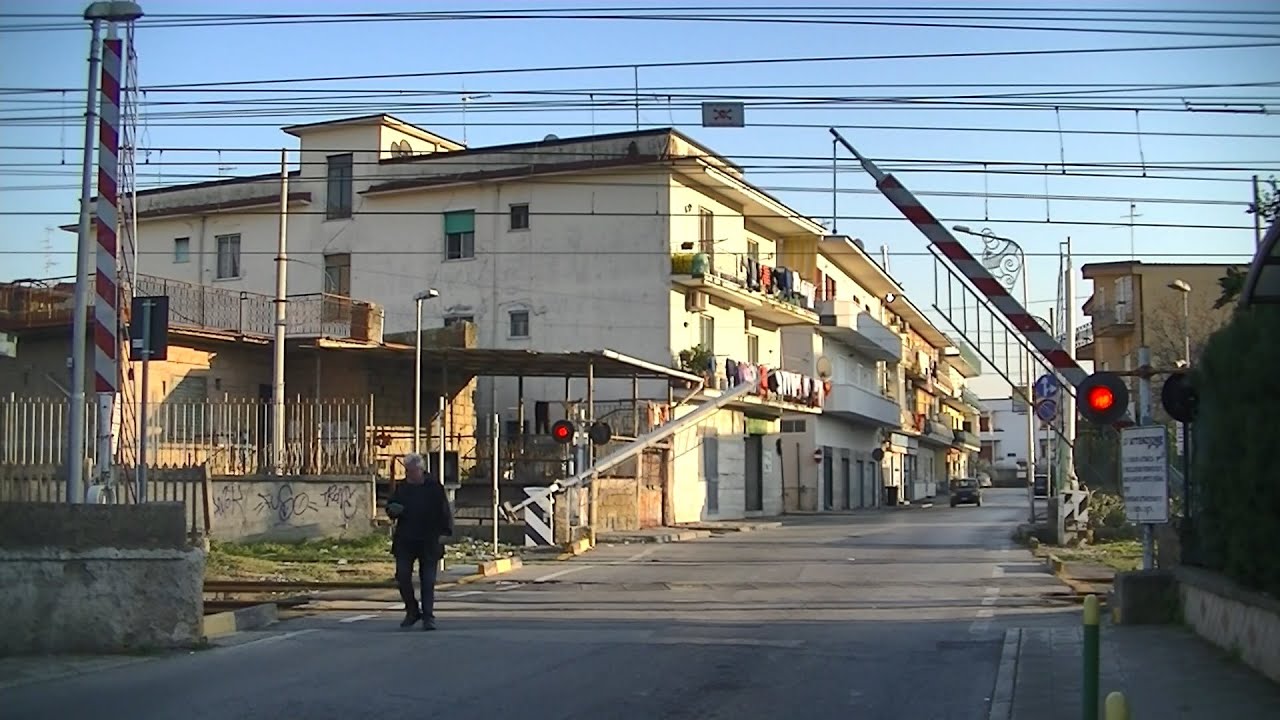 Spoorwegovergang Acerra (I) // Railroad crossing // Passaggio a livello
