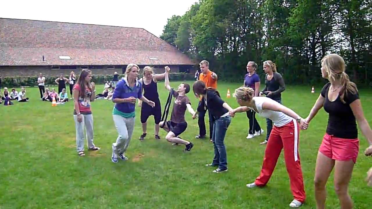 Super Het rode draad spel (sport en spelweek pabo 2010) - YouTube TB-32