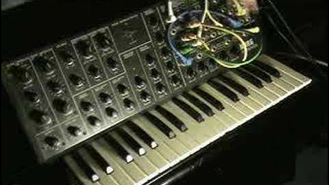 Korg MS-20 - Endless random triggered space loop