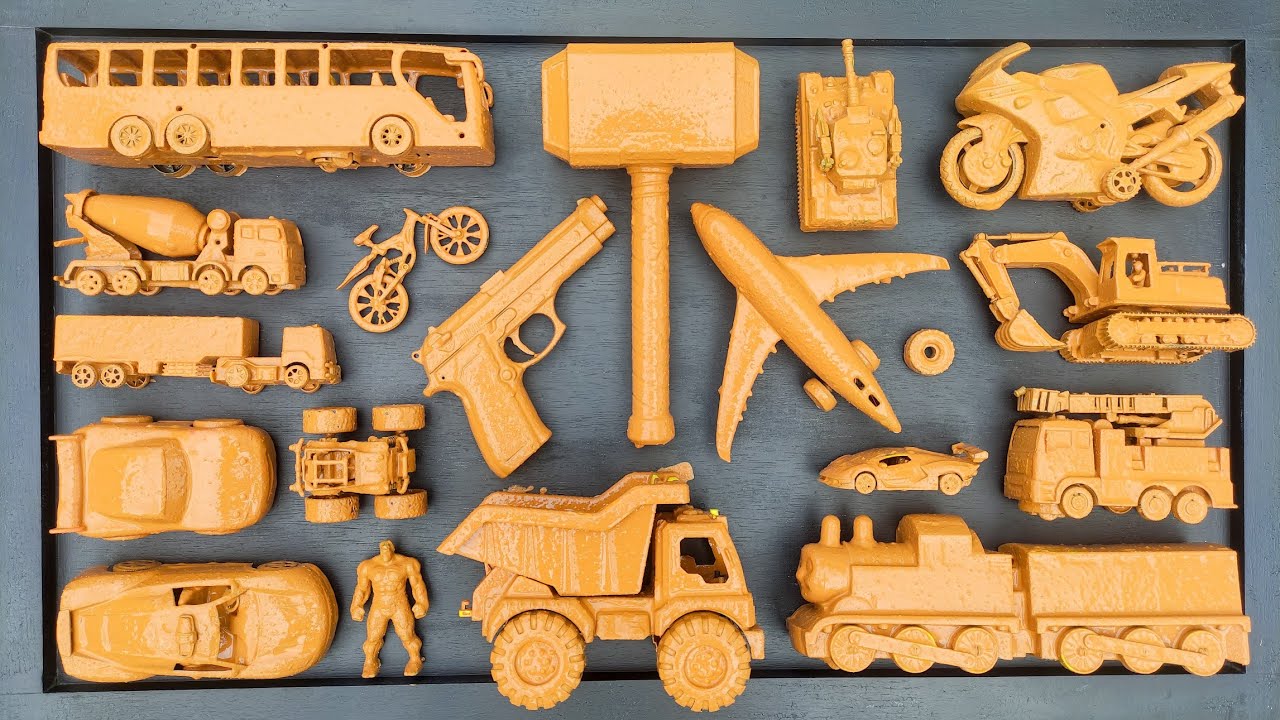 Membersihkan Mainan Mobil Balap, Bus Telolet, Kereta Api, Truk Molen, Tank Baja, Beko Excavator.