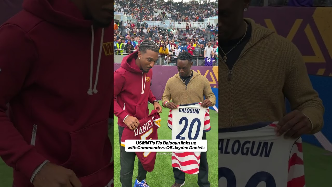 An ELITE jersey swap between two legends in London ๐บ๐ธ