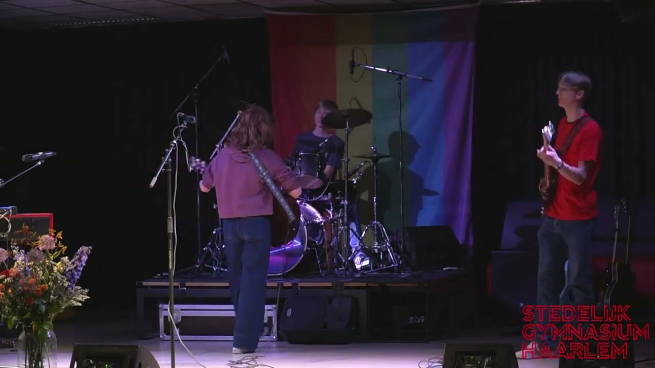 Open Dag 2024: Hannah, Quint en Silvian - The end of the world van Rob Dickinson