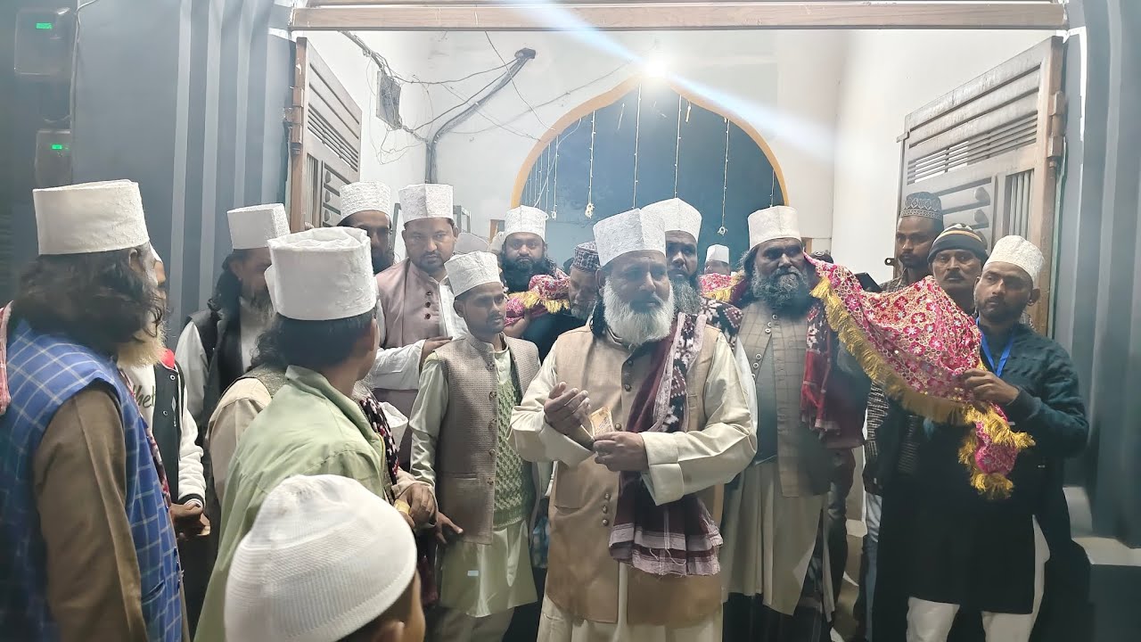 Part 1 Sarkari Chadar Khankah se dargah lejate hue | Meenu Miya Sarkaar