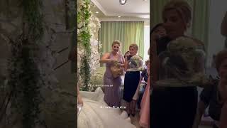 Առատաձեռն քավորակինը 😁😍   #հարսանիք #armenianwedding