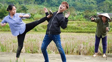 Single mother acted bravely to help the elderly woman recover her lost mementos🔥