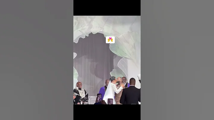 Davido kissing chioma #chivido2025 #viralvideo #davido #blowup #viral #shortvideo #trending#shorts