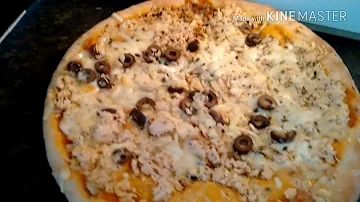 Como preparar pizza congelada no microondas?