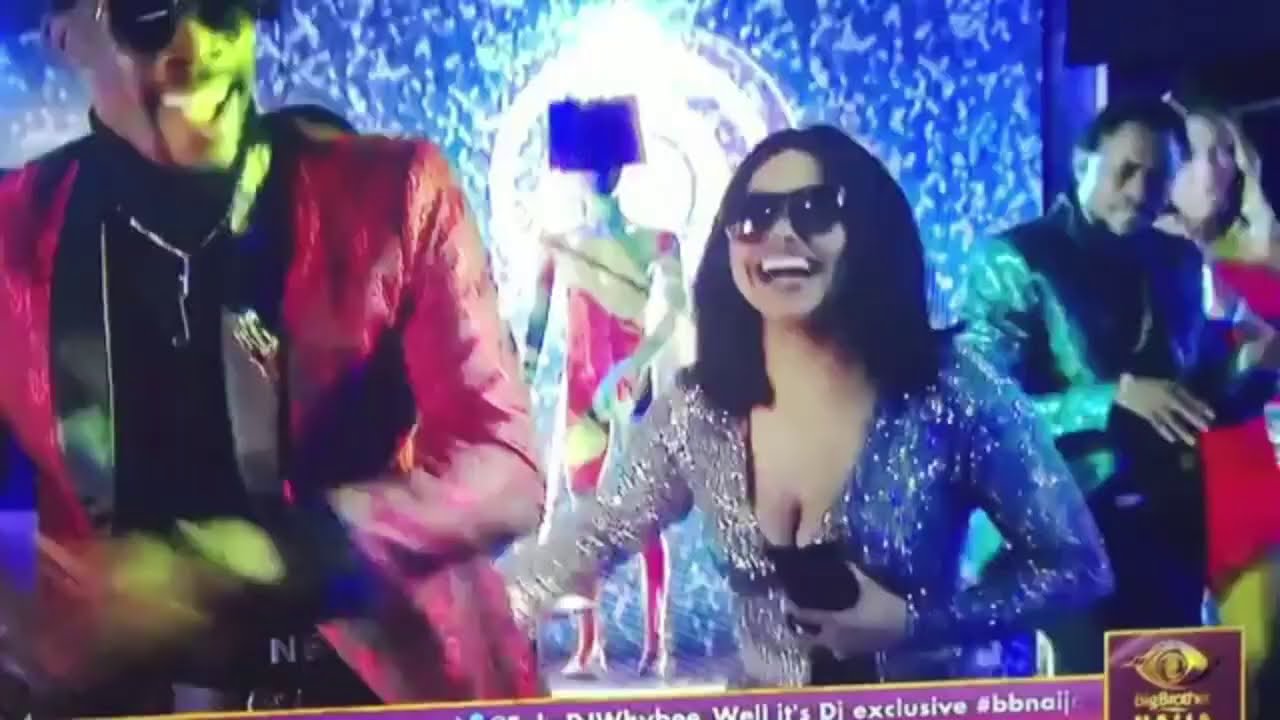 Bbnaija Nengi booty popping on Laycon😂😂《housemates party saturday night party with DJ