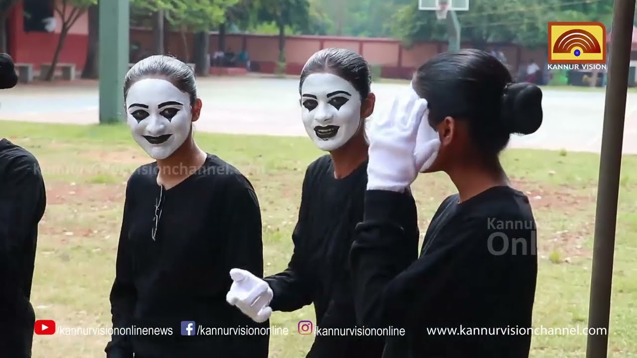 സ്റ്റേജിൽ മൂകാഭിനയ മത്സരം : കാണികളുടെ മുഖത്ത് മിന്നി മായുന്ന വ്യത്യസ്ത ഭാവങ്ങളാണ് അതിലേറെ രസം