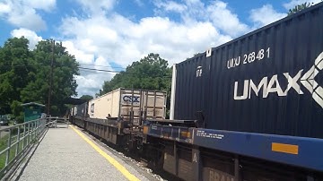 CSX Q034-04 with 928 Leader in St Denis