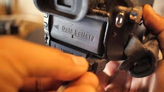 How to charge the battery JVC Everio HD7 two methods screenshot 5