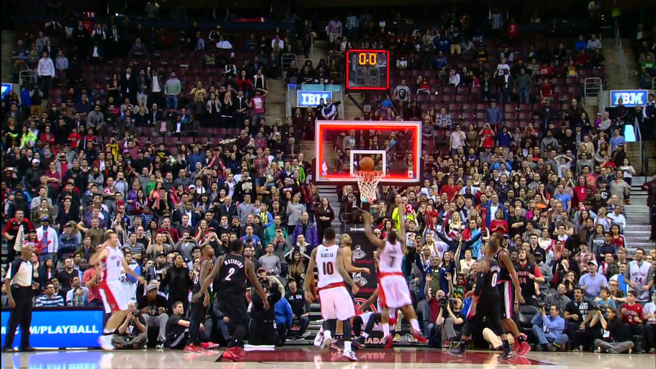 Rudy Gay Drops the Layup to Force OT!