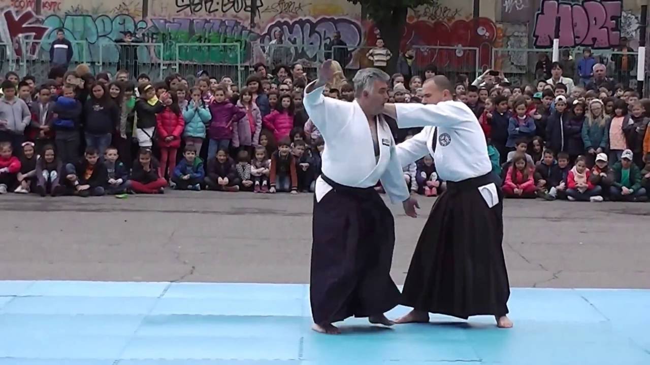 Демонстрация по Айкидо и Айки джу джуцу - YouTube