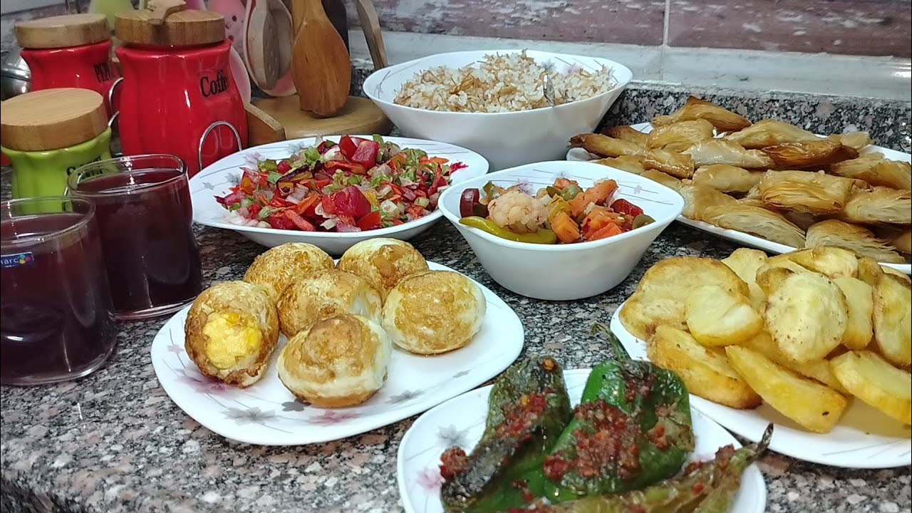 قبل المغرب بساعه قومت عملت وليمه من احلي الأكلات ع قلبي  ❤️🤭