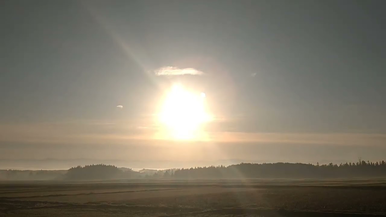 おはようございます✨2026/01/05風雪の後、流線描く白い地面⛄️今朝は曇り空☁で日の出🌄見れませんでした😢【再投稿】です🙇