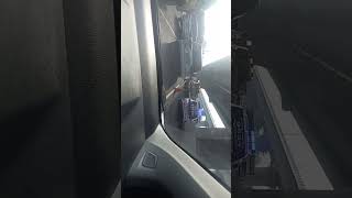 rabu ini laka di tol japek mobil agya  silver minibus  @liputan6_news @tvOneNews
