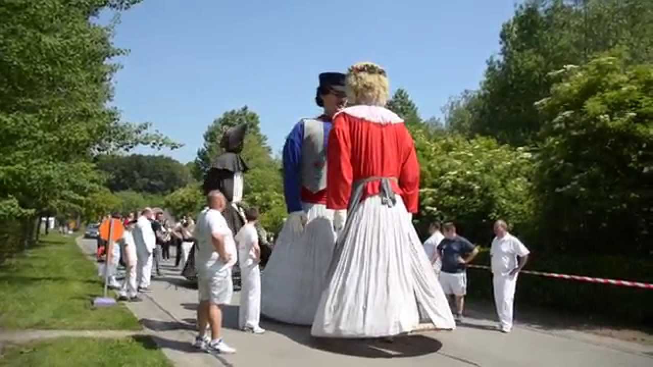 Les Géants de Maffle - Baptême du géant Jean III de Trazegnies à Irchonwlez
