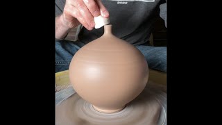 Celebrity Throwing 2lb Round Bottle Net Worth