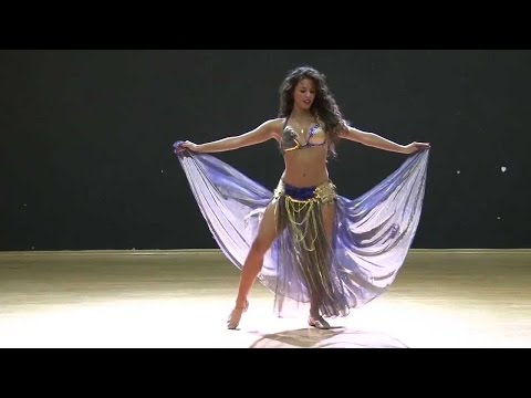 sexy-girl-doing-arabic-belly-dance