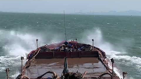 Hành trình Tàu bùn vượt biển. Sóng 🌊 gió bắc Vịnh Bắc Bộ