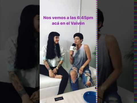 Pie de Mon Laferte - uñas rojas