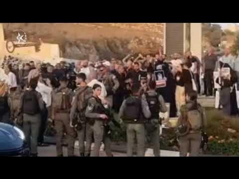 המשטרה עצרה 3 מפירי סדר , שהניפו שלטים וקראו קריאות בגנות ישראל ופעולותיה במלחמה בעזה ותקפו שוטרים