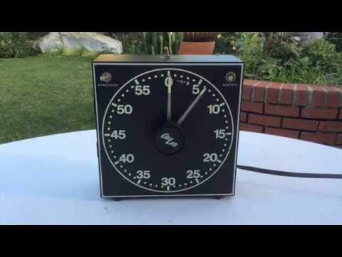 Minuterie Chambre Noire GraLab Modèle 255 – Blanche – Analogique Avec Signal Sonore – NEUVE