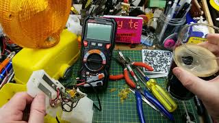 Road construction warning light (curiosity teardown)