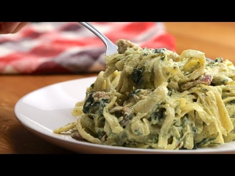 One-Pot Creamy Chicken Bacon Pesto Pasta