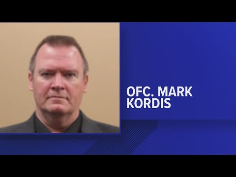 Off duty LMPD officer dies after suffering medical emergency - YouTube