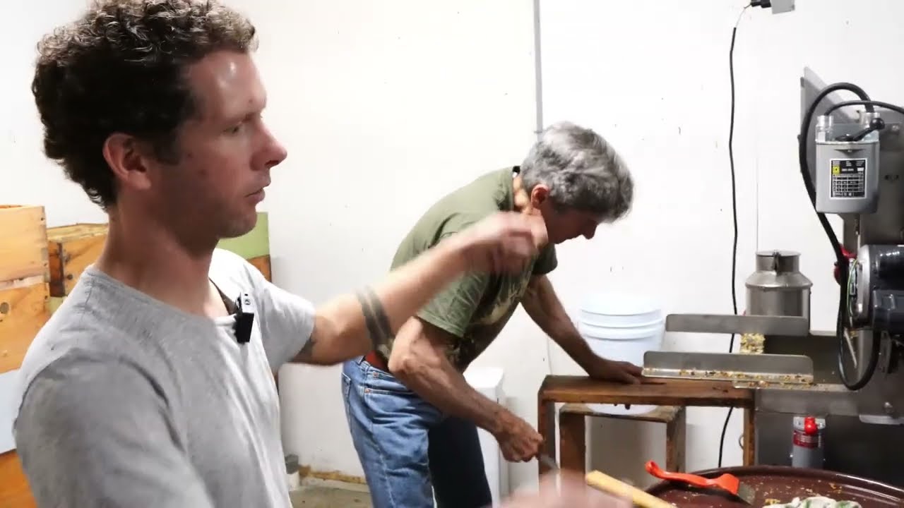 Hall Apiaries Cowen 28 Frame Extractor 2022