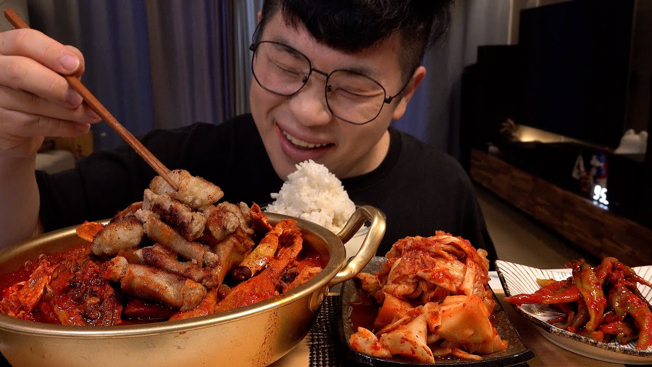 Mukbang 먹방창배 양념게장으로만든 곱도리탕 이건 신세계 양념고추지 먹방 Dak bokkeum tang kfood eatingshow realsoud